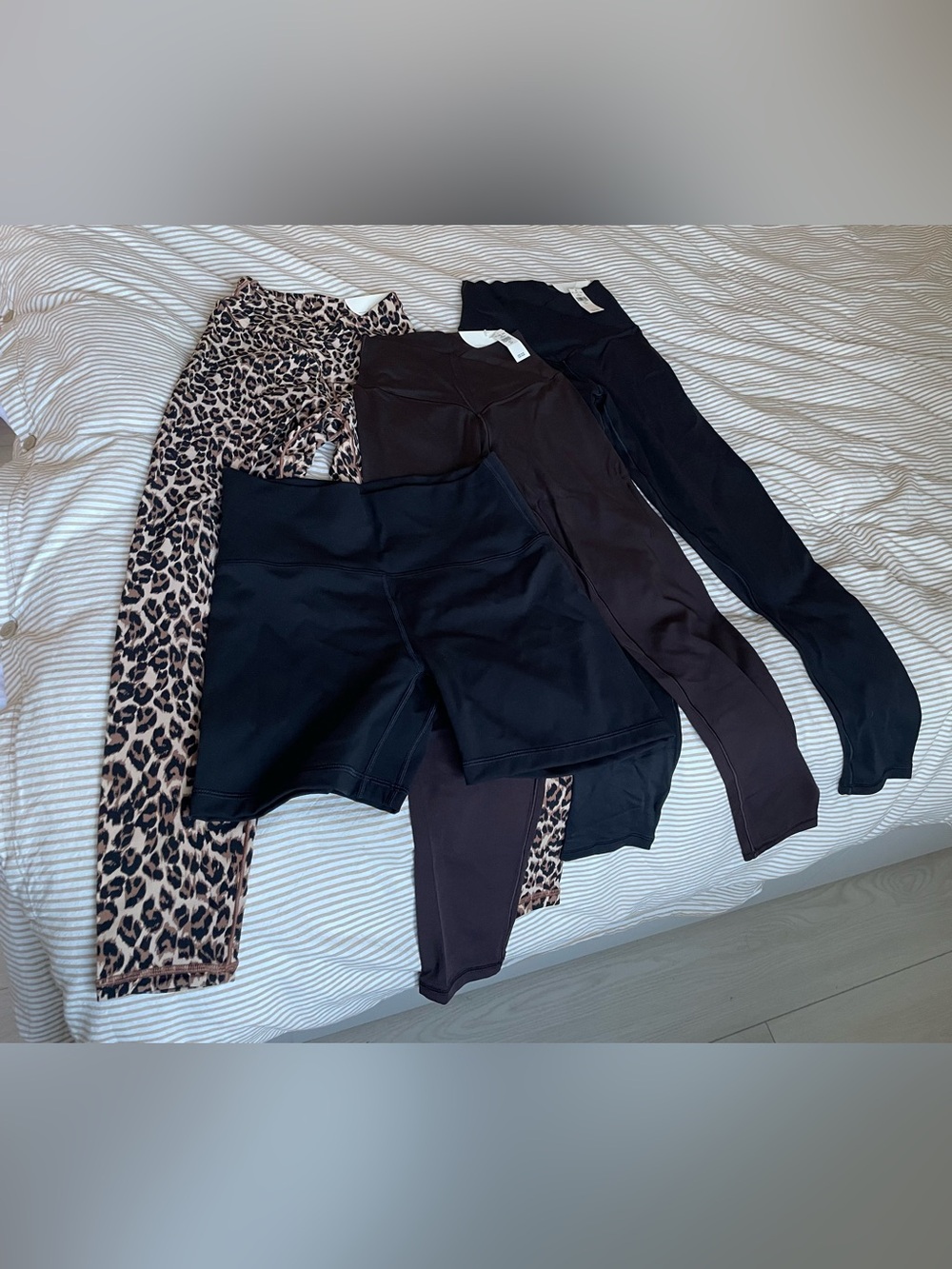 ARITZIA HIGHWAISTED BIKER SHORT & AERIE OFFLINE HIGHWAISTED CROSSOVER LEGGINGS